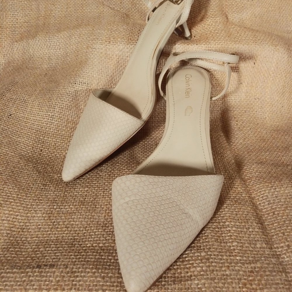 Beige Kitten Heel Pointed Toe Shoes